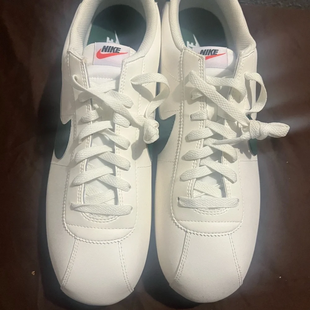 COPY - White and Green Sneakers Nike Cortez Gorge Green Women 16.5 - Picture 5 of 9